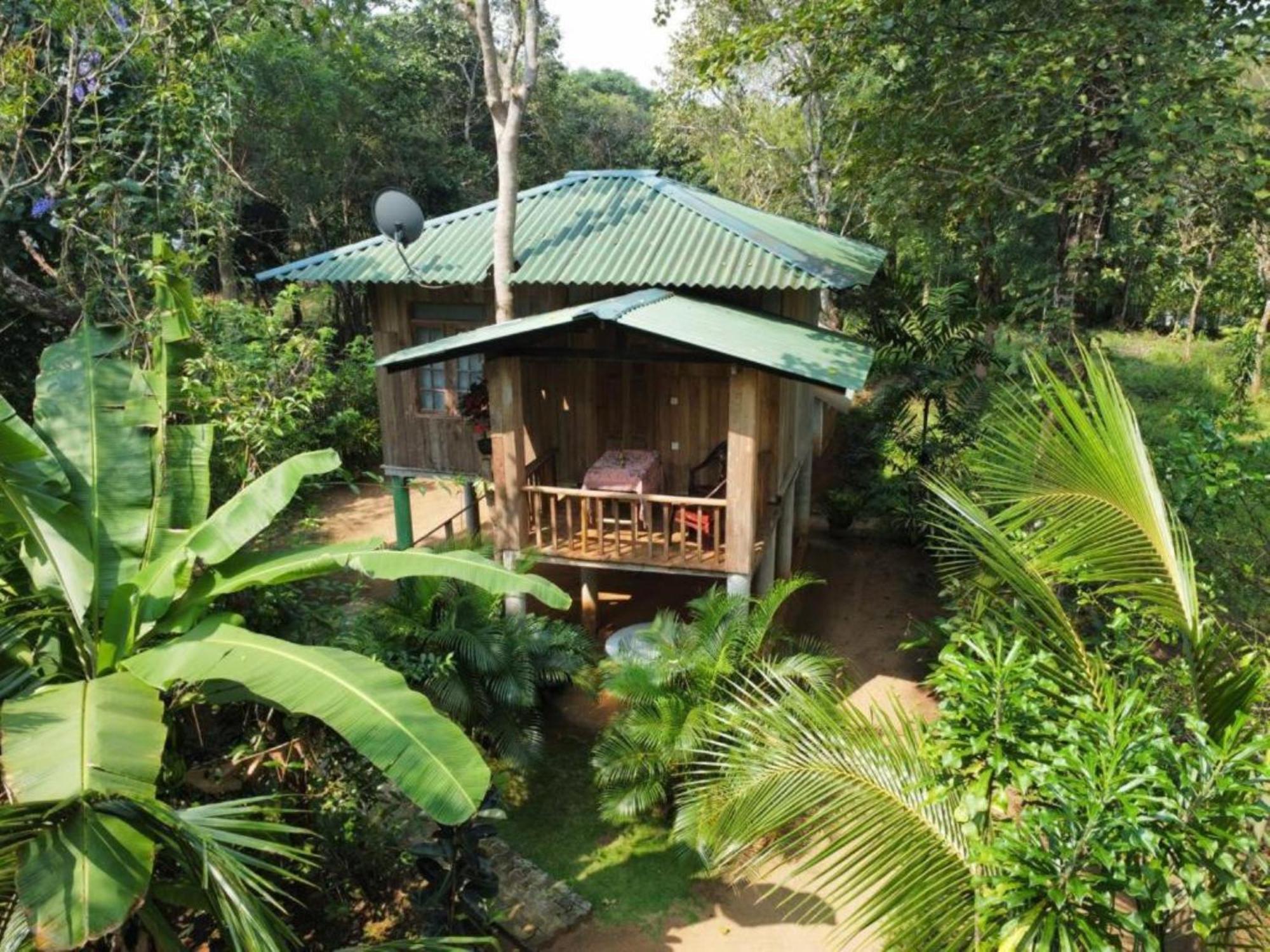 Ruk Sewana Villa Tree House Сигирия Экстерьер фото