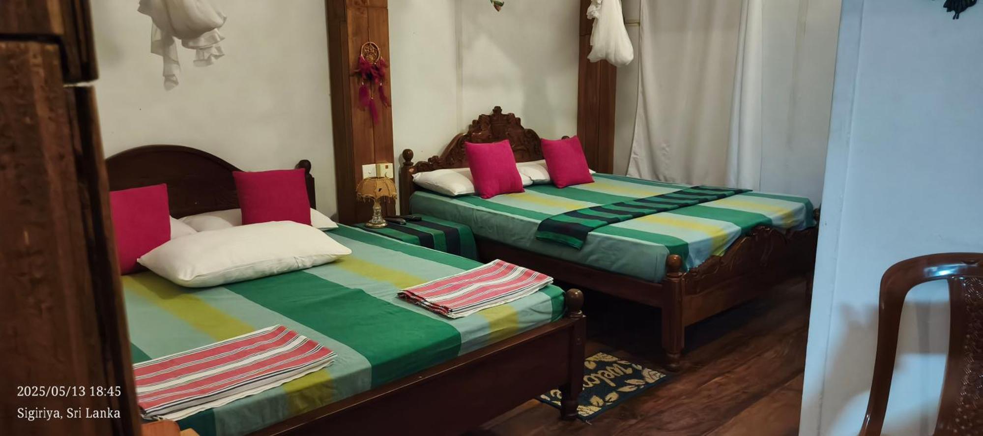 Ruk Sewana Villa Tree House Сигирия Экстерьер фото